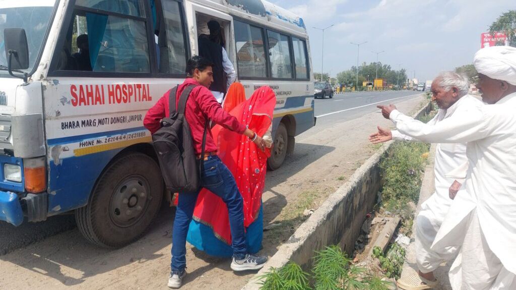 पावटा उप जिला अस्पताल में निःशुल्क नेत्र लेंस प्रत्यारोपण शिविर, 70 मरीजों की जांच, 11 ऑपरेशन हेतु चयनित