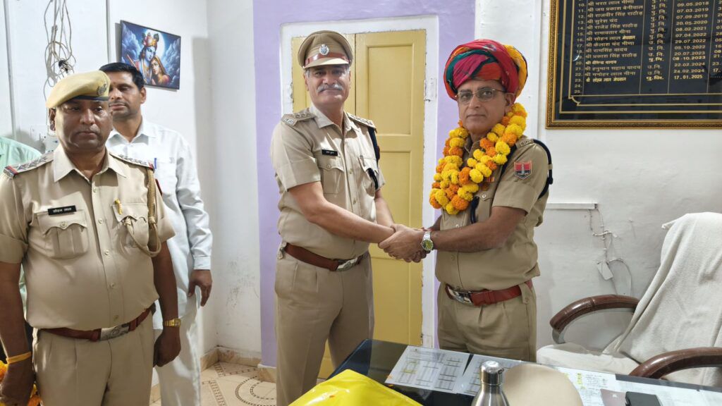 कोटपूतली-बहरोड़ जिले का पदभार संभालते ही एक्शन में एसपी सतवीर सिंह, थानों व पुलिस इकाइयों का औचक निरीक्षण