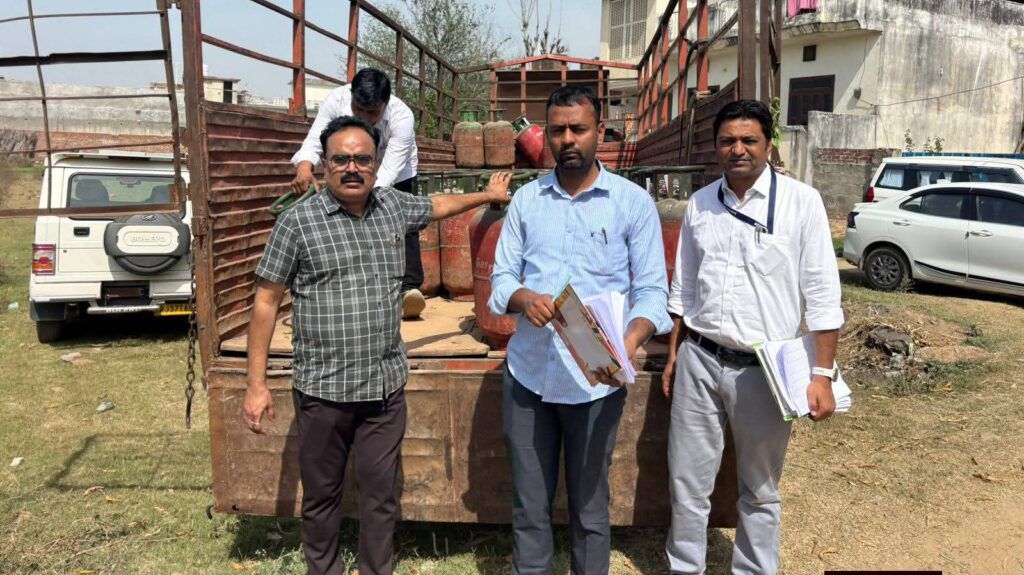 कोटपूतली-बहरोड़ जिले में अवैध गैस एजेंसी पर बड़ी कार्रवाई, 201 कॉमर्शियल सिलेंडर जब्त