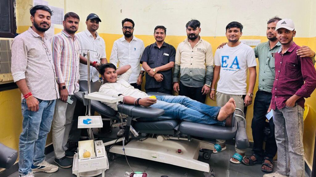 कोटपूतली-बहरोड़ जिले में कर्नल किरोड़ी सिंह बैंसला की पुण्यतिथि पर रक्तदान कोटपूतली-बहरोड़ जिले में कर्नल किरोड़ी सिंह बैंसला की पुण्यतिथि पर रक्तदान