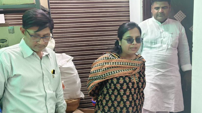 पावटा ब्लॉक के प्रागपुरा सहकार सुपरमार्ट का कलेक्टर ने किया निरीक्षण