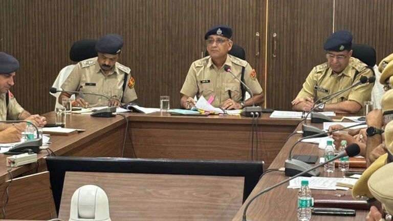 कोटपूतली-बहरोड़ जिला एसपी सतवीर सिंह की अध्यक्षता में अपराध गोष्ठी कोटपूतली-बहरोड़ जिला एसपी सतवीर सिंह की अध्यक्षता में अपराध गोष्ठी