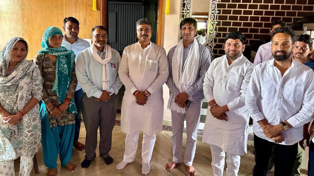 कोटपूतली-बहरोड़ जिले दौरे पर निकले नेता प्रतिपक्ष टीकाराम जूली