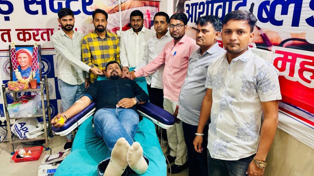 कोटपूतली-बहरोड़ जिले में स्वैच्छिक रक्तदान: मातृ स्मृति में सेवा का संकल्प