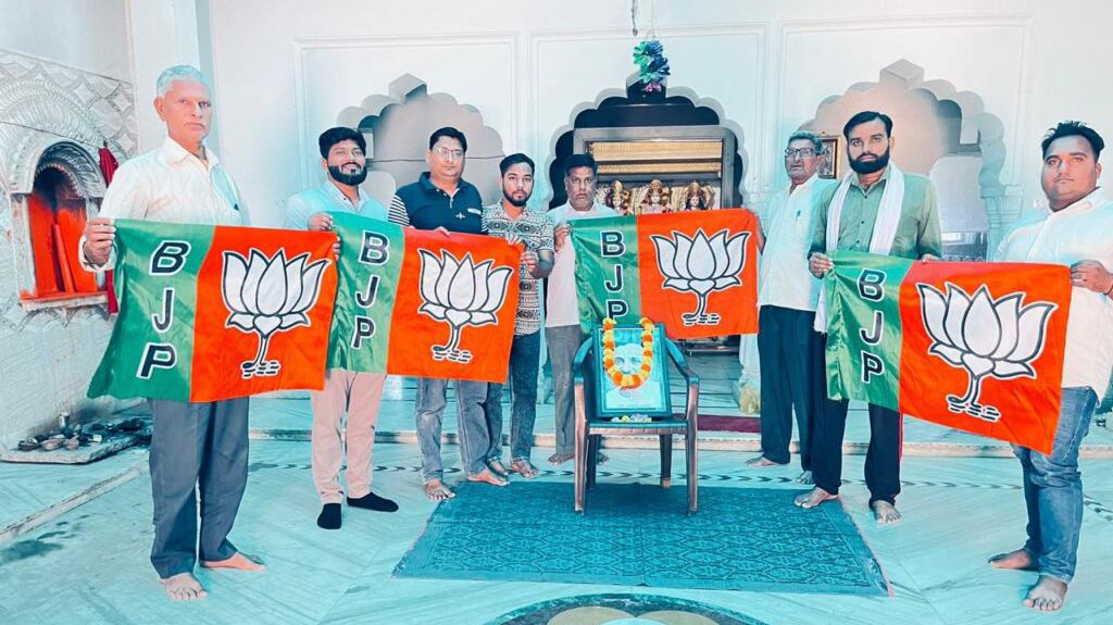 कोटपूतली-बहरोड़ जिले के प्रागपुरा में भाजपा स्थापना दिवस धूमधाम से मना