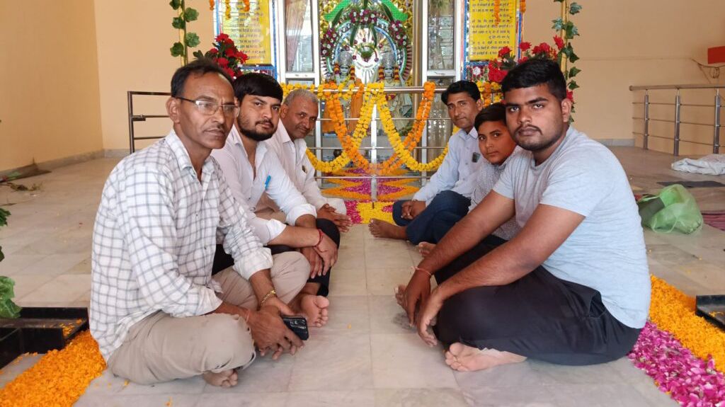 पावटा में अक्षय तृतीया पर राधा-कृष्ण की विधिवत पूजा-अर्चना, संजी फूल बंगला झांकी