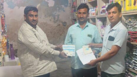 पावटा में सड़क पर मिले दस्तावेज सुरक्षित लौटाए