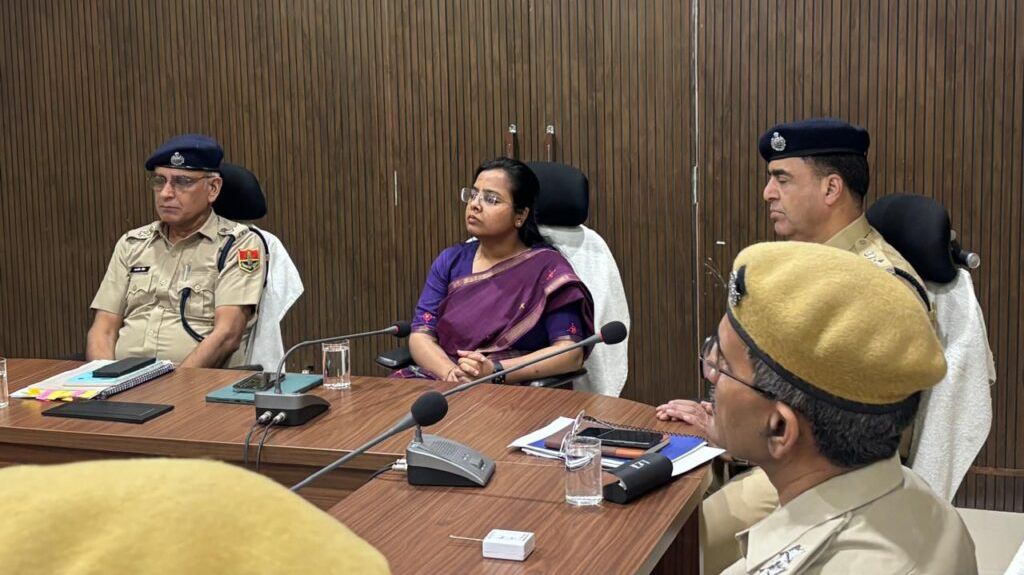 कोटपूतली-बहरोड़ जिला एसपी सतवीर सिंह की अध्यक्षता में अपराध गोष्ठी कोटपूतली-बहरोड़ जिला एसपी सतवीर सिंह की अध्यक्षता में अपराध गोष्ठी