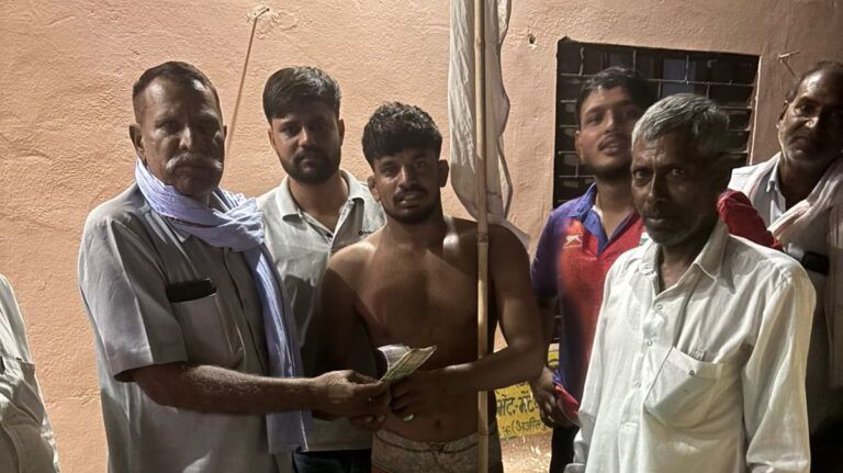 कोटपूतली-बहरोड़ जिले के ग्राम अजीतपुरा में बालाजी मेले की धूम, कुश्ती दंगल में धर्मवीर पहलवान की दमदार जीत