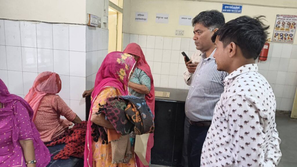 कोटपूतली-बहरोड़ जिले में भीषण सड़क हादसा: बस-ट्रेलर भिड़ंत में 2 की मौत, 21 घायल