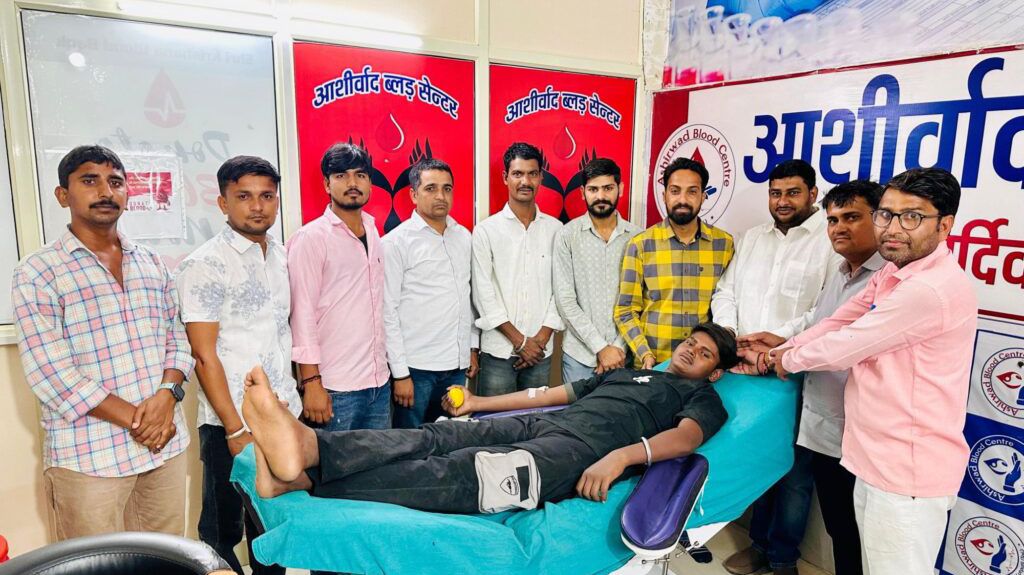 कोटपूतली-बहरोड़ जिले में स्वैच्छिक रक्तदान: मातृ स्मृति में सेवा का संकल्प