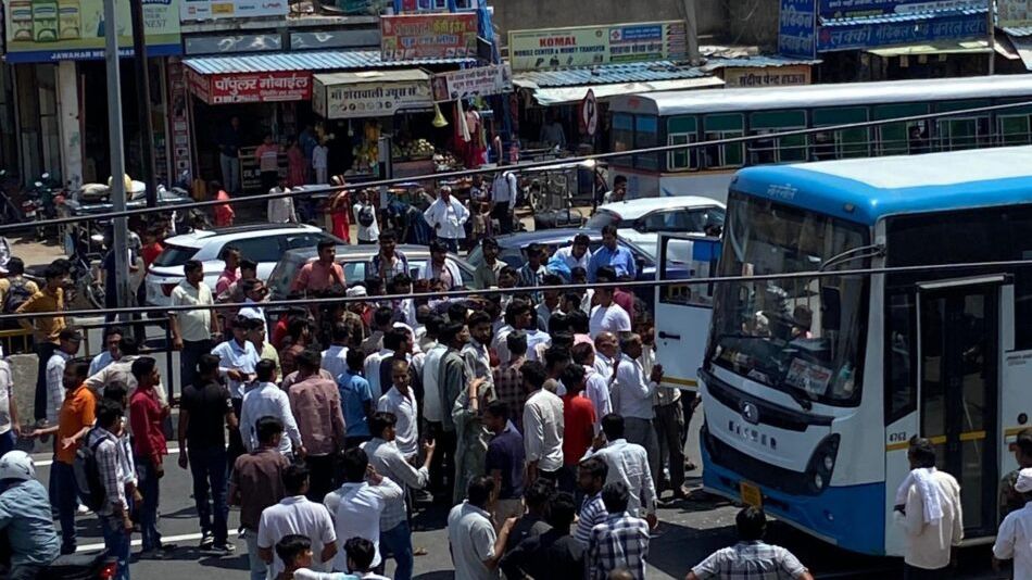 पावटा में एनएच-48 पर सड़क हादसा : बस-बोलेरो सहित कई वाहन भिड़े, लगा लंबा जाम