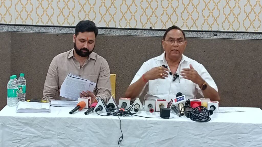 कोटपूतली-बहरोड़ जिला मुख्यालय पर प्रेस वार्ता, पूर्व कैबिनेट मंत्री डॉ. रोहिताश्व शर्मा ने जेजेएम घोटाले सहित जनसमस्याओं पर सरकार को घेरा