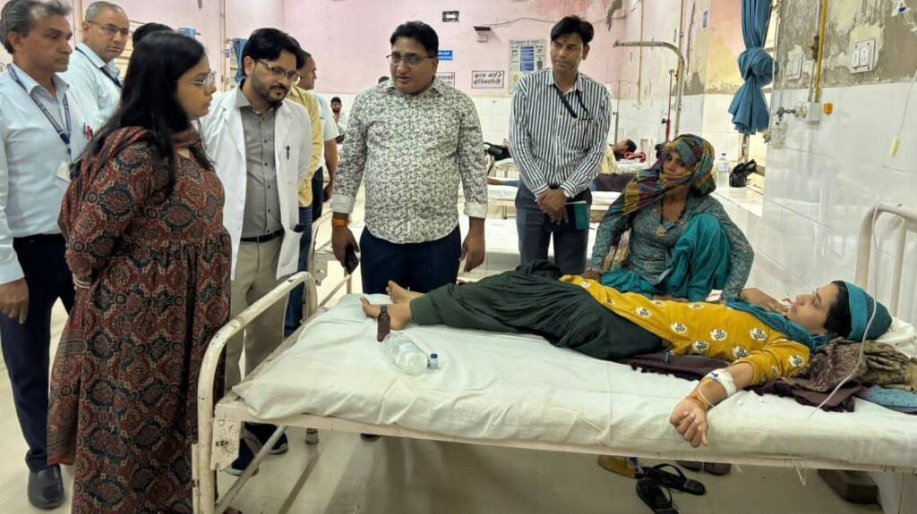 कोटपूतली-बहरोड़ जिला कलक्टर अपर्णा गुप्ता का बीडीएम अस्पताल में औचक निरीक्षण