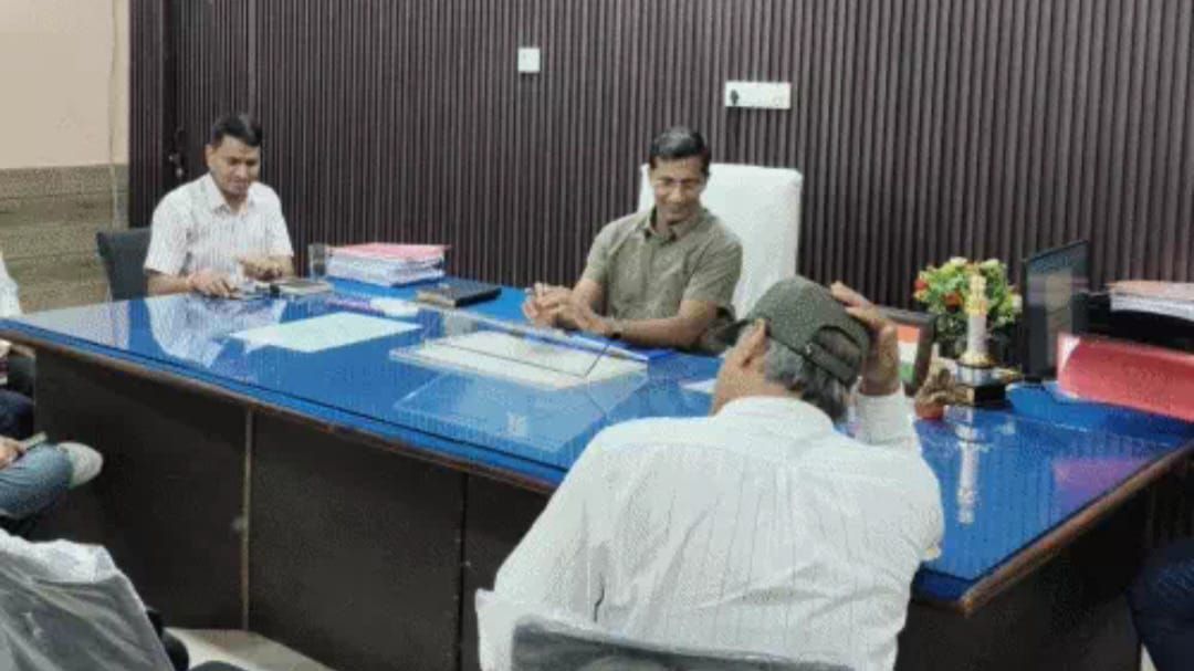 पावटा - विराटनगर में चुनावी तैयारियों को लेकर अधिकारियों की बैठक