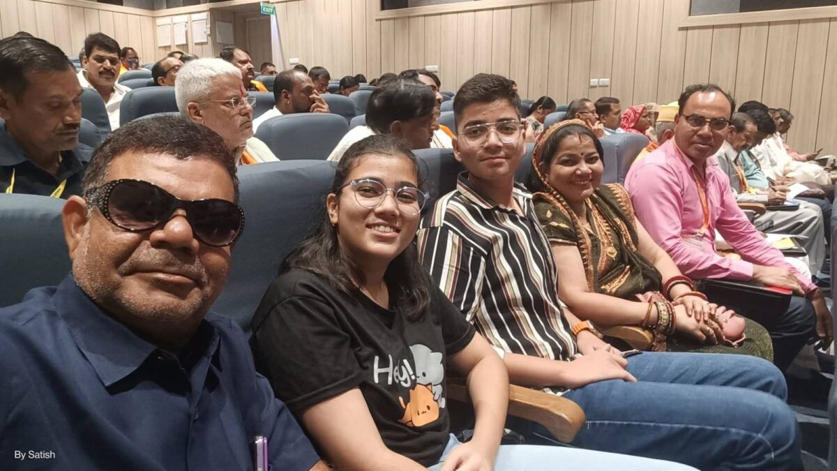 कोटपूतली-बहरोड़ जिले के एडवोकेट सतीश निमोरिया को मिला ‘राजीव गांधी गौरव अवार्ड’ कोटपूतली-बहरोड़ जिले के एडवोकेट सतीश निमोरिया को मिला ‘राजीव गांधी गौरव अवार्ड’