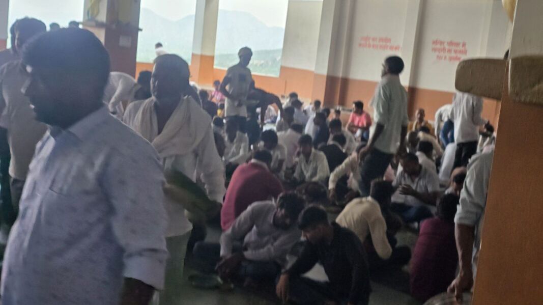पावटा के भूतेश्वर में विशाल भण्डारे का आयोजन पावटा के भूतेश्वर में विशाल भण्डारे का आयोजन