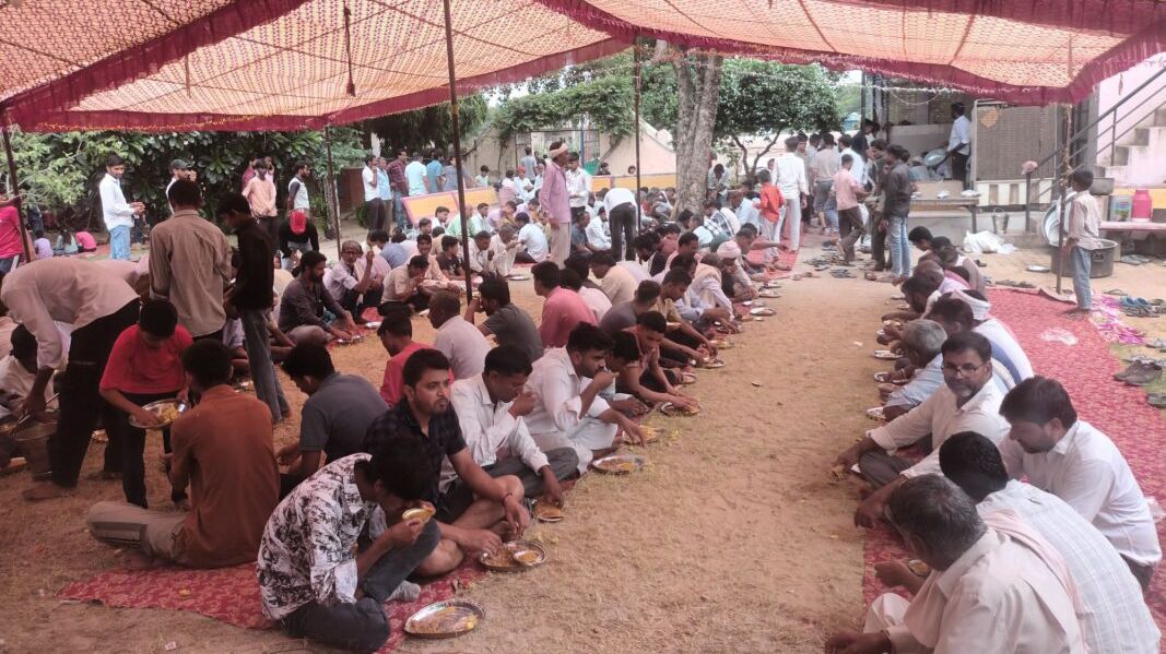 पावटा क्षेत्र के नागाजी मंदिर में विशाल भण्डारे का आयोजन