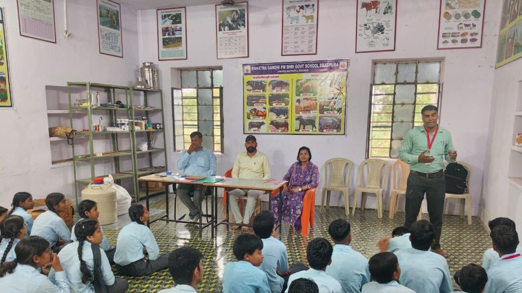 पावटा में व्यावसायिक शिक्षा प्रभारी प्रकाश चंद गुर्जर के निर्देशन में सजी ज्ञानवर्धक व्याख्यानमाला पावटा में व्यावसायिक शिक्षा प्रभारी प्रकाश चंद गुर्जर के निर्देशन में सजी ज्ञानवर्धक व्याख्यानमाला