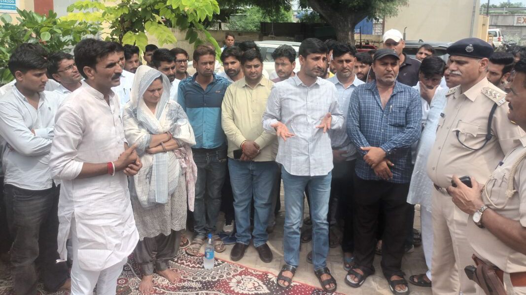 पावटा क्षेत्र के भाजपा प्रत्याशी बुद्धराम 48 घंटे की तलाश के बाद दिल्ली में सकुशल मिले पावटा क्षेत्र के भाजपा प्रत्याशी बुद्धराम 48 घंटे की तलाश के बाद दिल्ली में सकुशल मिले