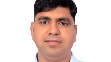 पावटा के लाल ने समुद्र की गहराइयों में निभाया राष्ट्रधर्म, 15 साल बाद हुई घर वापसी पावटा के लाल ने समुद्र की गहराइयों में निभाया राष्ट्रधर्म, 15 साल बाद हुई घर वापसी