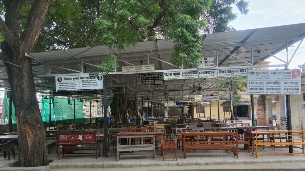 कोटपूतली-बहरोड़ जिले में टारगेटेड केसों की कार्ययोजना के विरोध में वकीलों का न्यायिक कार्यों से बहिष्कार