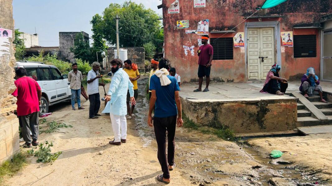 वार्ड में सफाई व्यवस्था को लेकर पार्षद विनोद यादव सक्रिय, गलियों का किया औचक निरीक्षण वार्ड में सफाई व्यवस्था को लेकर पार्षद विनोद यादव सक्रिय, गलियों का किया औचक निरीक्षण