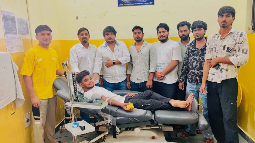 कोटपूतली-बहरोड़ जिले में कर्नल बैंसला जयंती व विधायक ललित यादव के जन्मदिन पर स्वैच्छिक रक्तदान कोटपूतली-बहरोड़ जिले में कर्नल बैंसला जयंती व विधायक ललित यादव के जन्मदिन पर स्वैच्छिक रक्तदान