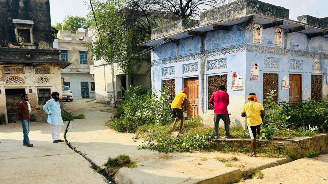 वार्ड में सफाई व्यवस्था को लेकर पार्षद विनोद यादव सक्रिय, गलियों का किया औचक निरीक्षण वार्ड में सफाई व्यवस्था को लेकर पार्षद विनोद यादव सक्रिय, गलियों का किया औचक निरीक्षण