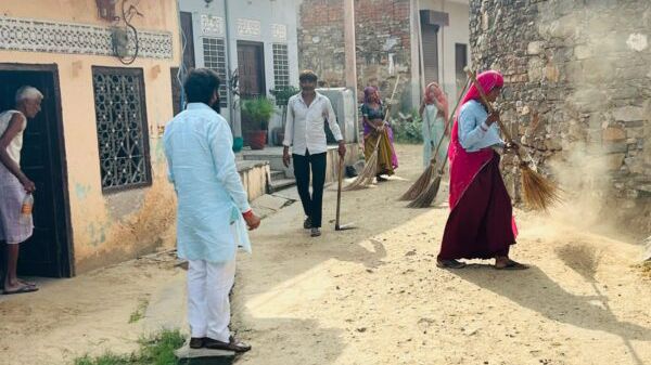 वार्ड में सफाई व्यवस्था को लेकर पार्षद विनोद यादव सक्रिय, गलियों का किया औचक निरीक्षण वार्ड में सफाई व्यवस्था को लेकर पार्षद विनोद यादव सक्रिय, गलियों का किया औचक निरीक्षण