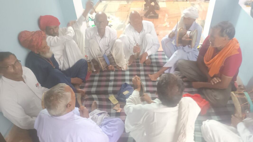 पावटा क्षेत्र के गोगा नवमी पर प्रागपुरा में उमड़ी आस्था, बारिश ने मेले की रंगत की फीकी पावटा क्षेत्र के गोगा नवमी पर प्रागपुरा में उमड़ी आस्था, बारिश ने मेले की रंगत की फीकी