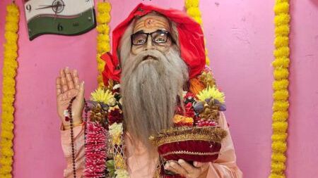 राजस्थान - हरियाणा सीमा के बाबा रामेश्वरदास धाम में प्राचीन आदमकद प्रतिमा हटाने से विवाद गहराया राजस्थान - हरियाणा सीमा के बाबा रामेश्वरदास धाम में प्राचीन आदमकद प्रतिमा हटाने से विवाद गहराया
