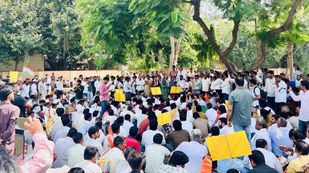 SIR और ‘वोट चोरी’ के आरोपों को लेकर कोटपूतली में कांग्रेस का प्रदर्शन