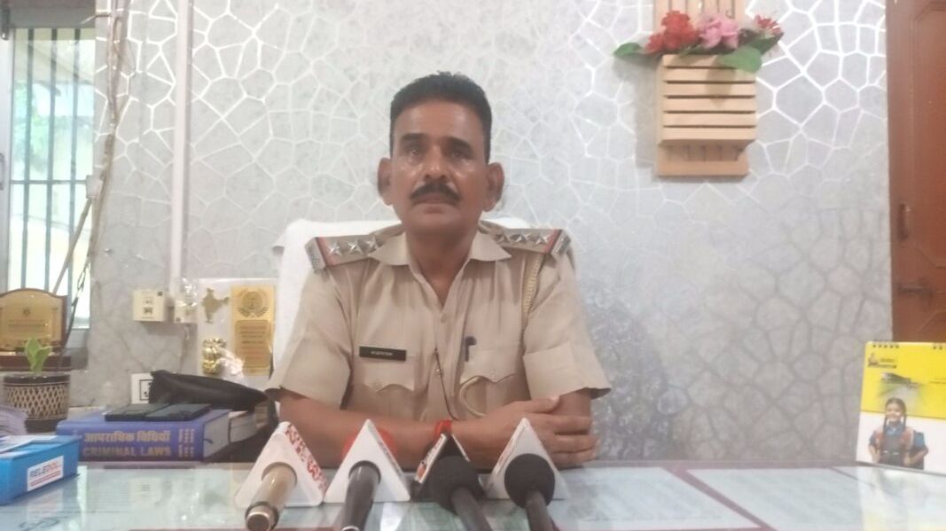 पावटा क्षेत्र में चुनाव के दौरान सक्रिय हुए अवैध खननकर्ता, पुलिस ने जेसीबी से कराए रास्ते अवरुद्ध