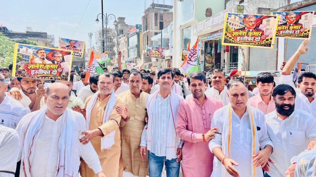 SIR और ‘वोट चोरी’ के आरोपों को लेकर कोटपूतली में कांग्रेस का प्रदर्शन