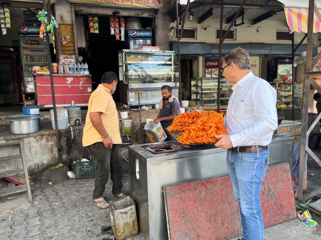 kotputli : lal jalebi, hari matar aur sehat se khilwad!