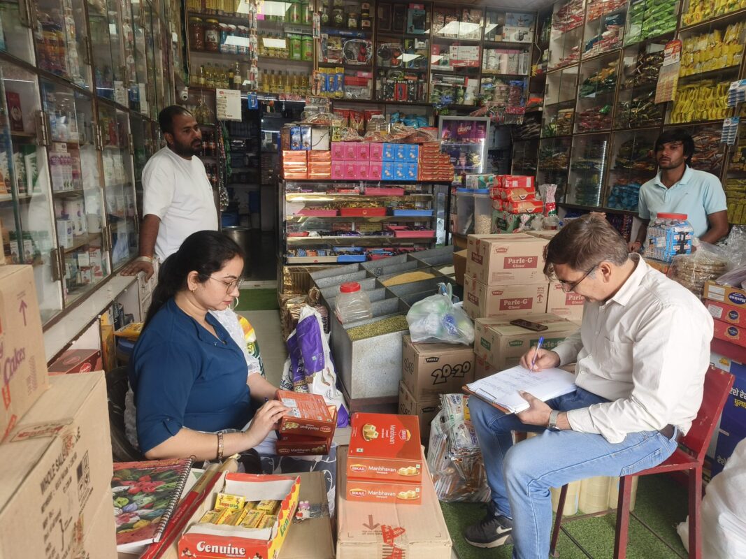 त्योहारी सीजन में खाद्य सुरक्षा विभाग की कार्रवाई, 172 किलो खाद्य सामग्री नष्ट