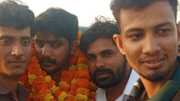 पावटा-प्रागपुरा में डीयूएसयू प्रत्याशी विजय शंकर मीणा का राजस्थानी पगड़ी पहनाकर जोरदार अभिनंदन