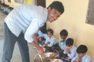 पीएम श्री विद्यालय में मना श्री कृष्ण भोग सप्ताह, बच्चों ने लिया पौष्टिक व्यंजनों का स्वाद