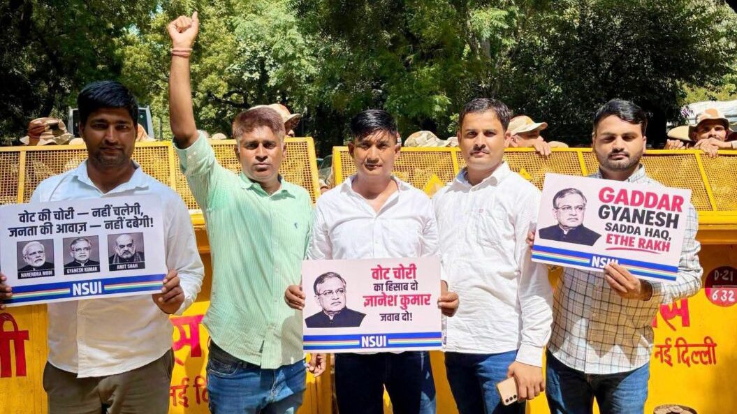 दिल्ली के जंतर-मंतर पर गूंजा विरोध का स्वर, ओपी बायला के नेतृत्व में पावटा से पहुँचे कांग्रेस कार्यकर्ता दिल्ली के जंतर-मंतर पर गूंजा विरोध का स्वर, ओपी बायला के नेतृत्व में पावटा से पहुँचे कांग्रेस कार्यकर्ता