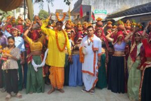 गोपीनाथ मंदिर में श्रीमद् भागवत कथा का शुभारम्भ, कलश यात्रा निकाली