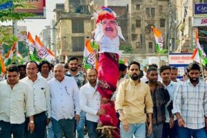कांग्रेस का विरोध प्रदर्शन, राठौड़ के खिलाफ कार्रवाई की उठी मांग