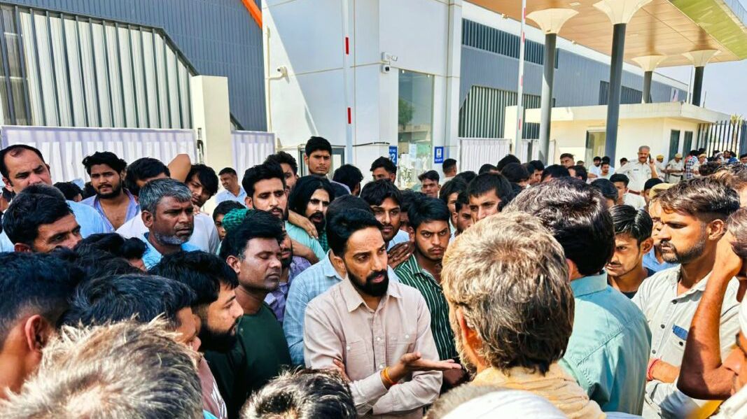 भैंसलाना में 21 वर्षीय युवती की मौत के बाद प्रदर्शन, सहायता राशि पर सहमति के बाद धरना समाप्त