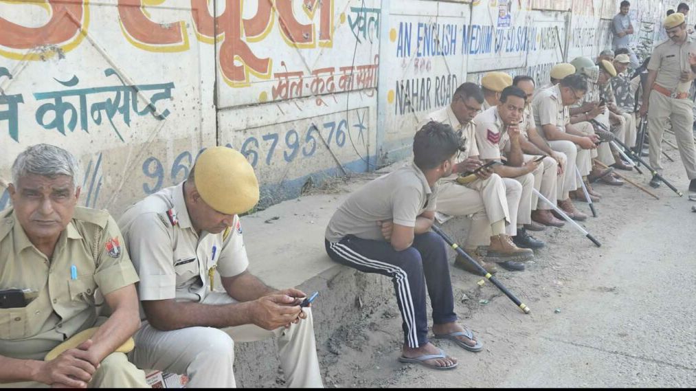 बाइक सवार महेन्द्र कुमावत की मौत से ग्रामीणों में आक्रोश