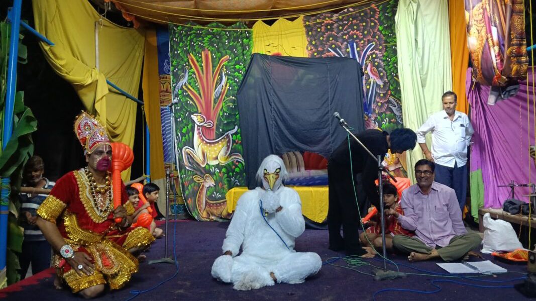 श्री आदर्श रामलीला मंडल प्रागपुरा में सुंदरकांड के प्रसंगों का सजीव मंचन