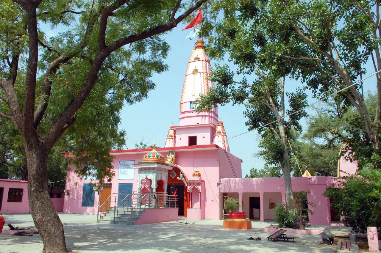 मैंडा वाले बाबा का दो दिवसीय विशाल मेला एवं शूटिंग वॉलीबॉल प्रतियोगिता का आयोजन 2 img 20240506 wa00141966471722322907152