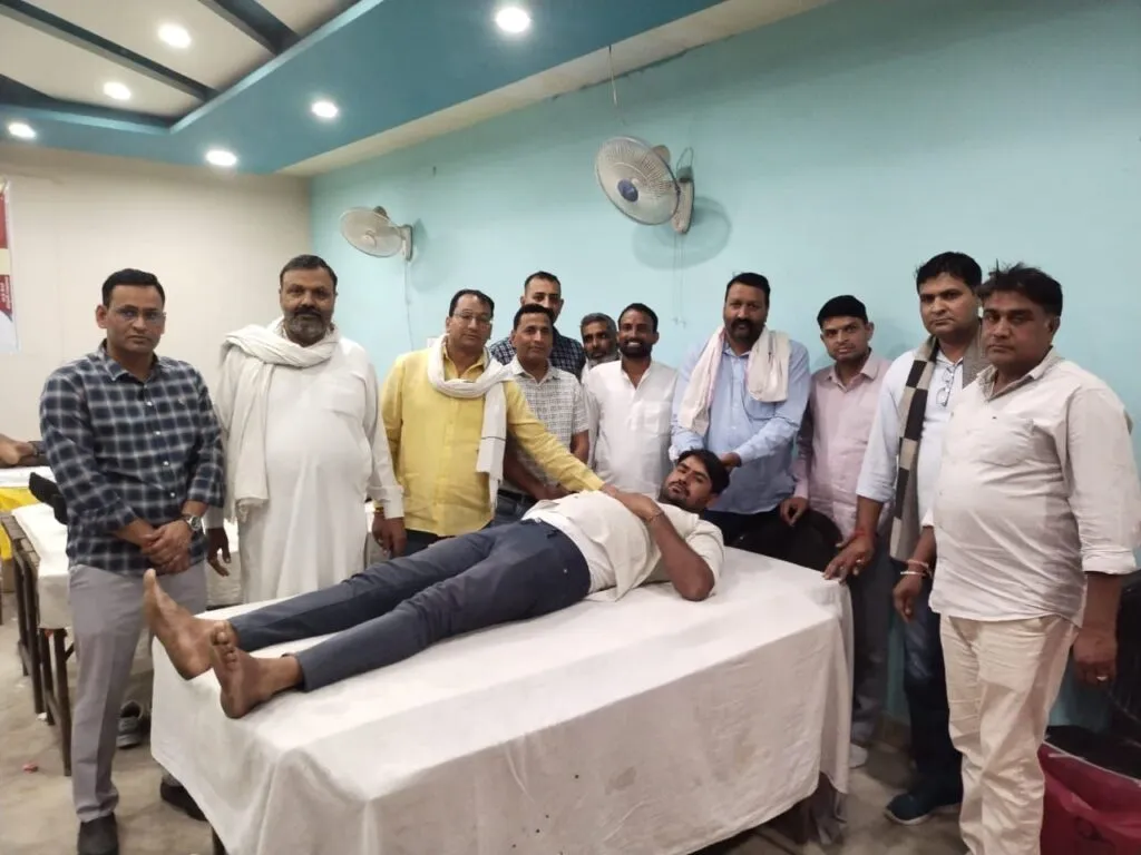 कोटपूतली के पीएनबी टॉवर पर स्व. कर्नल किरोड़ी सिंह बैंसला की पुण्यतिथि पर 173 यूनिट रक्तदान 4 img 20250331 wa0038259112464268993932