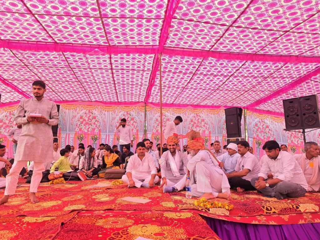 मुंडावर क्षेत्र के आमोठ गांव में मसानी माता के भंडारे का किया आयोजन 2 img 20250401 wa00587517227521120553927